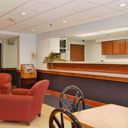 Super 8 By Wyndham Manchester Airport Εσωτερικό φωτογραφία