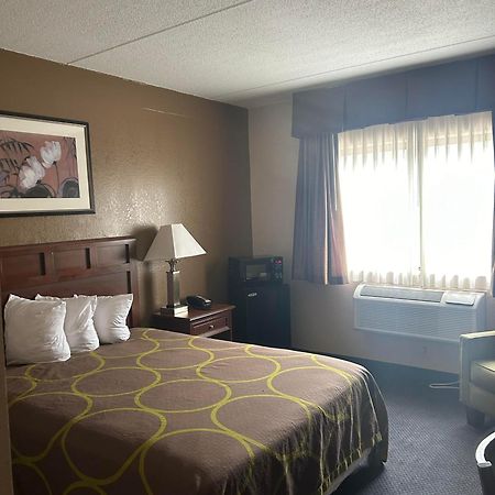 Super 8 By Wyndham Manchester Airport Εξωτερικό φωτογραφία