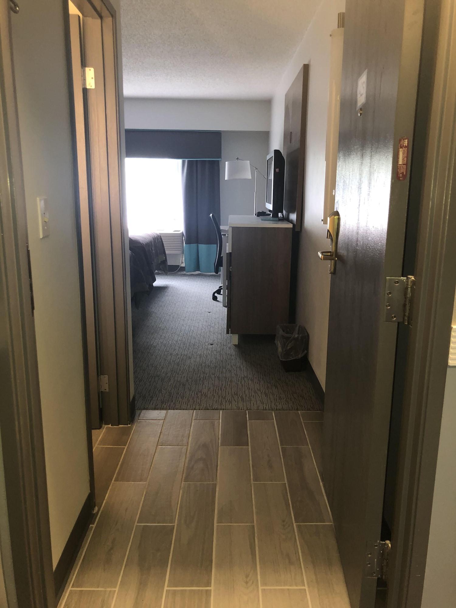 Super 8 By Wyndham Manchester Airport Εξωτερικό φωτογραφία