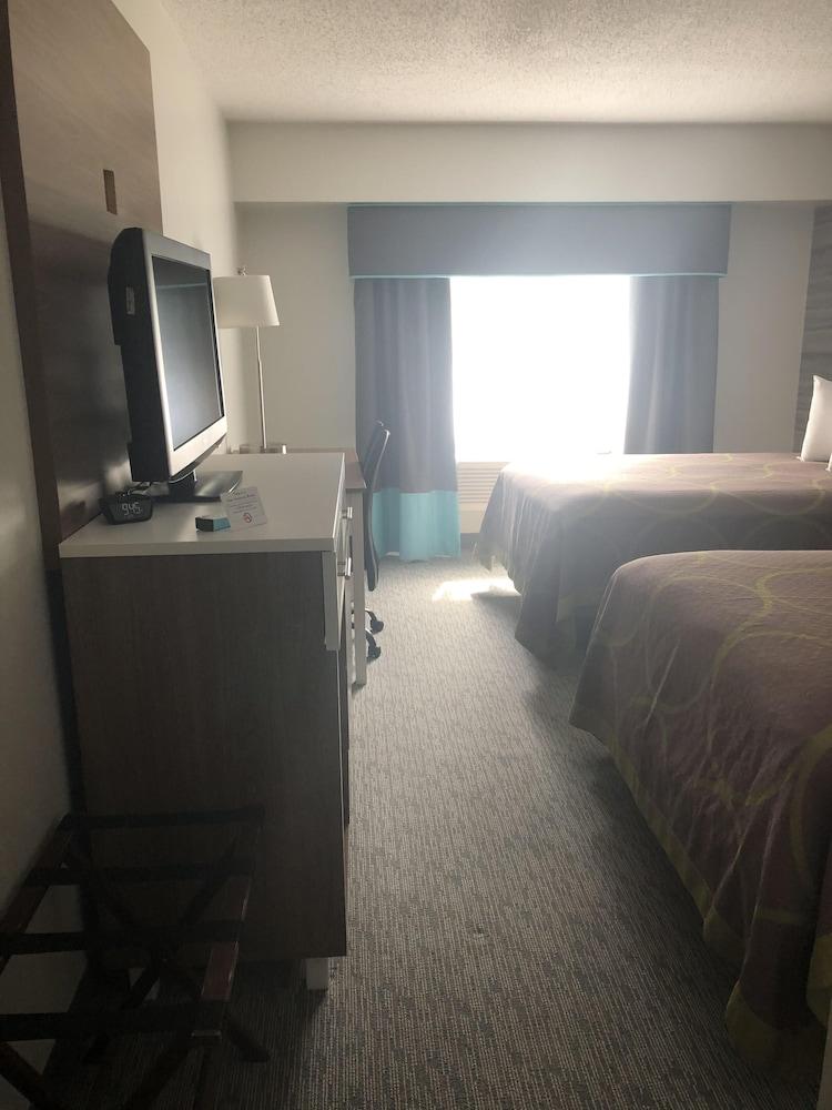 Super 8 By Wyndham Manchester Airport Εξωτερικό φωτογραφία